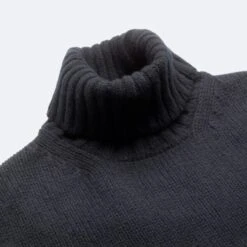 Black Newman Lambswool Roll Neck Jumper 9 Black Newman Lambswool Roll Neck Jumper -Home And Daily Necessities Store Mallochs Newman Roll Neck Jumper Black Neck Detail clipped rev 1 600x600 1