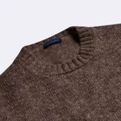 Nutmeg Wreay Shetland Wool Crew Neck 6 Nutmeg Wreay Shetland Wool Crew Neck -Home And Daily Necessities Store Mallochs nutmeg crew shetland close up neck 600x600 1
