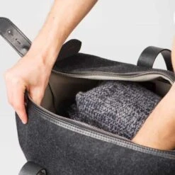 Squires Holdall Medium – Black 7 Squires Holdall Medium – Black -Home And Daily Necessities Store Squires Holdall Medium 800x800 72dpi 3 600x600 3