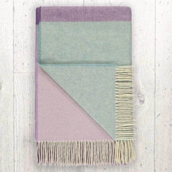 Amethyst Lambswool Throw 4 Amethyst Lambswool Throw - Image 2