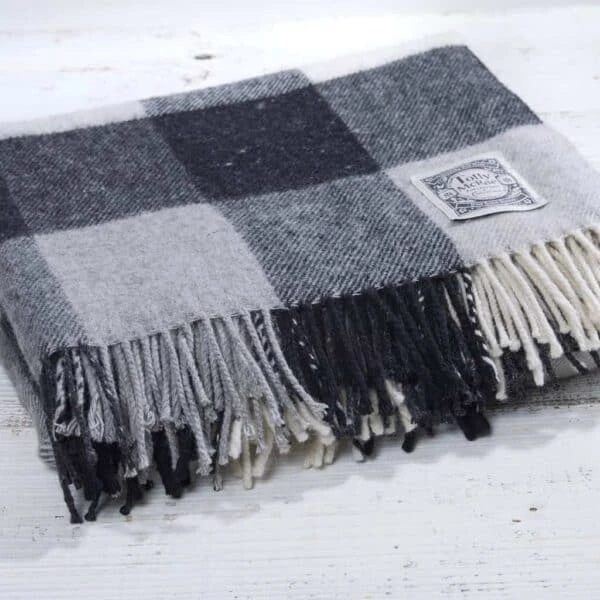 Black And White Blanket 5 Black And White Blanket - Image 3